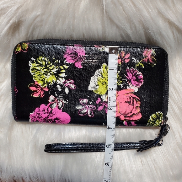 Victoria's Secret Love Floral Wallet - Picture 6 of 7